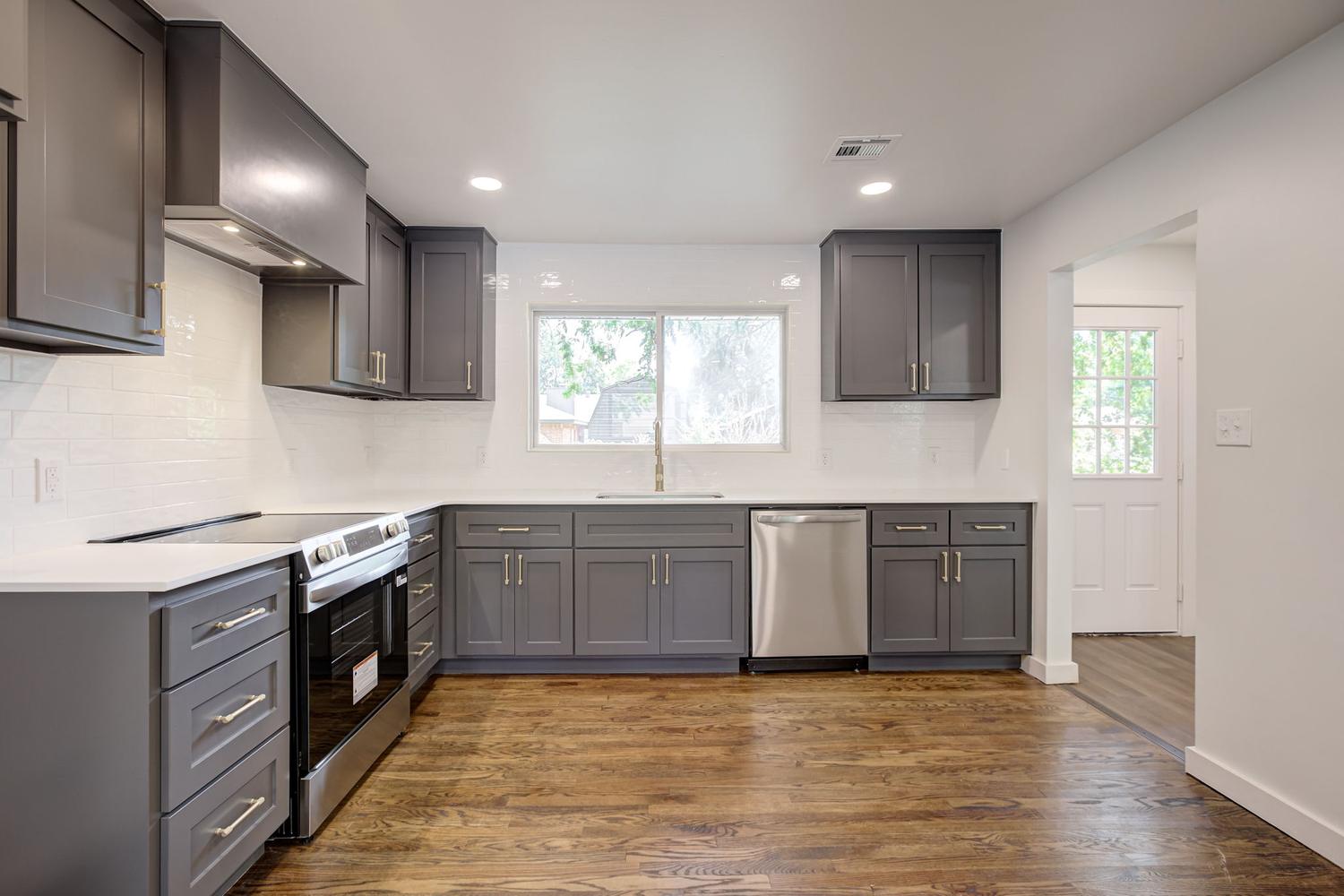 1712 W Boyd kitchen