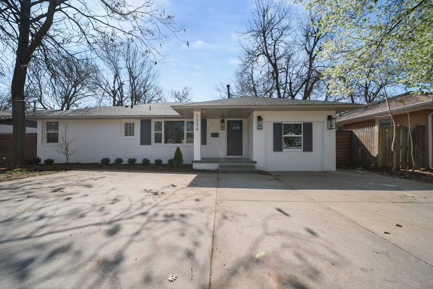 1034 W Boyd front