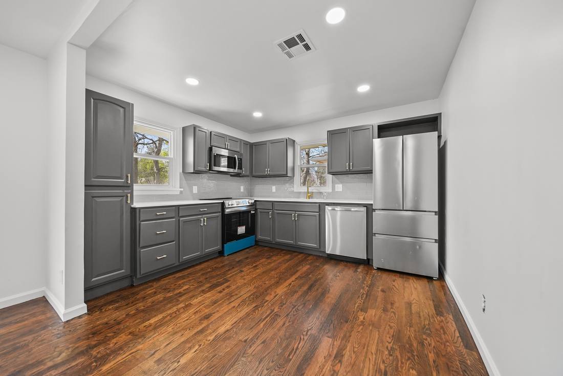 1034 W Boyd kitchen
