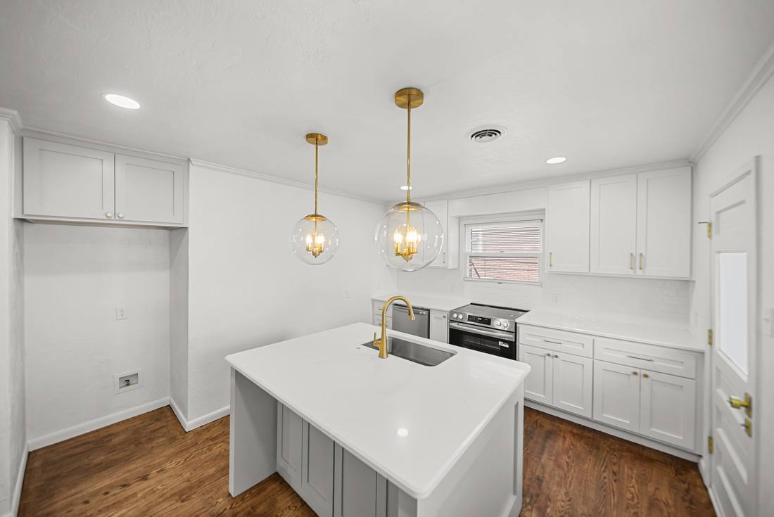 1123 W Brooks kitchen after renovation
