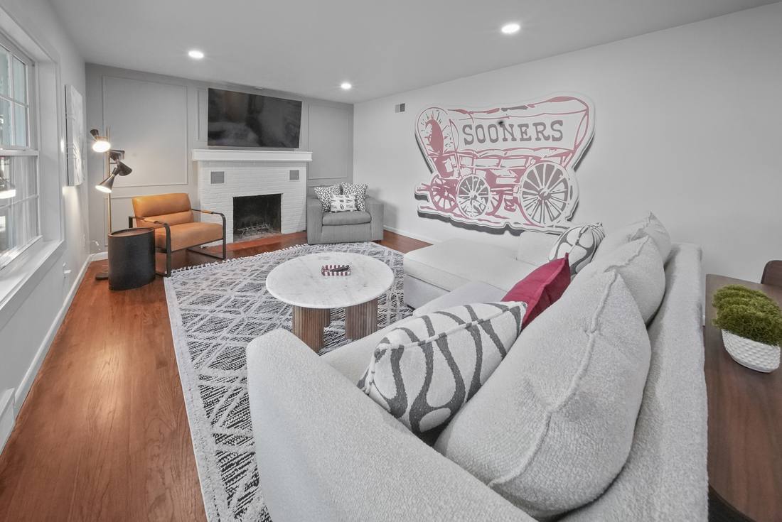 1212 Cadell living after renovation