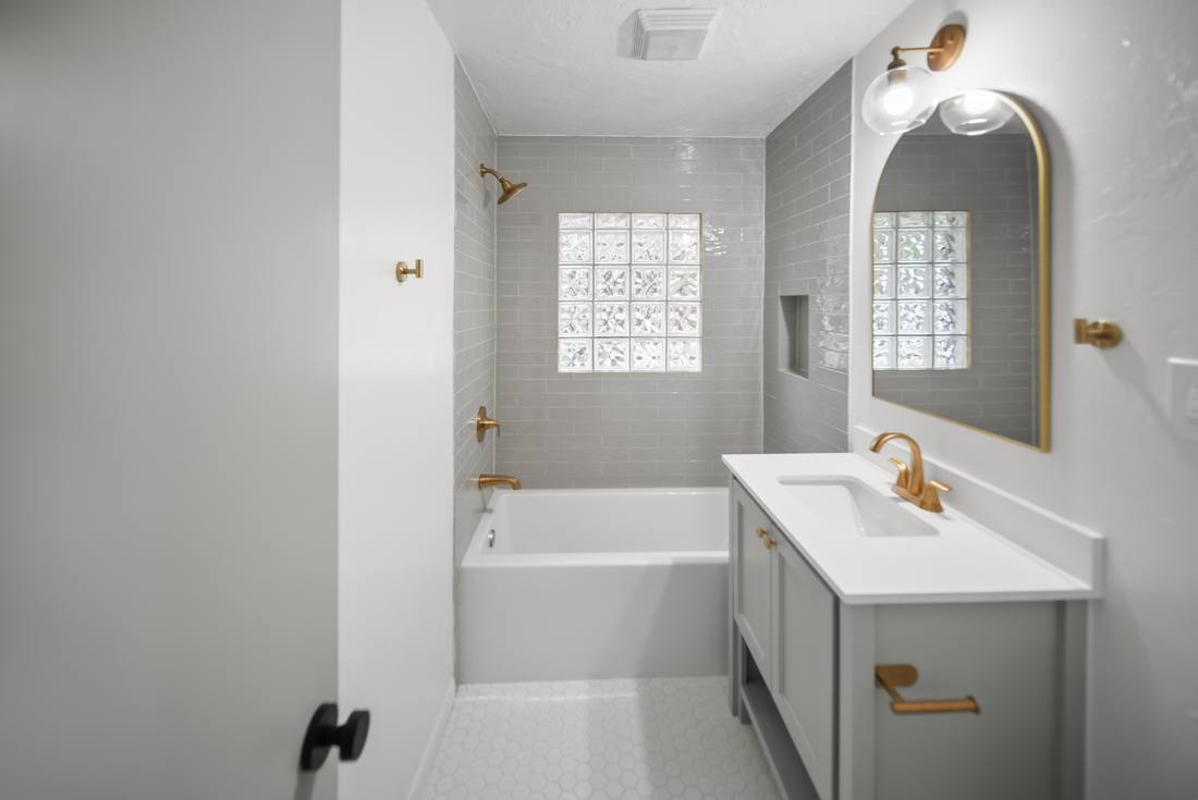 1613 Franklin bath after renovation