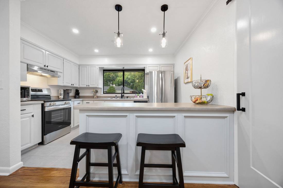 1619 Franklin kitchen