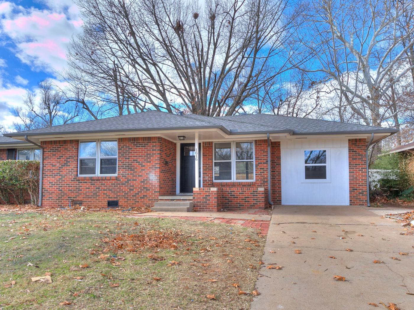 1616 Rosemont front
